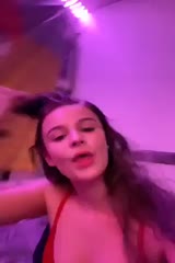 Alice teasing her cleavage on periscope - Aliceinsugar